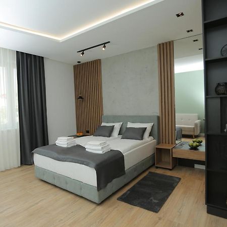 Bonanza Apartments Ni Buitenkant foto